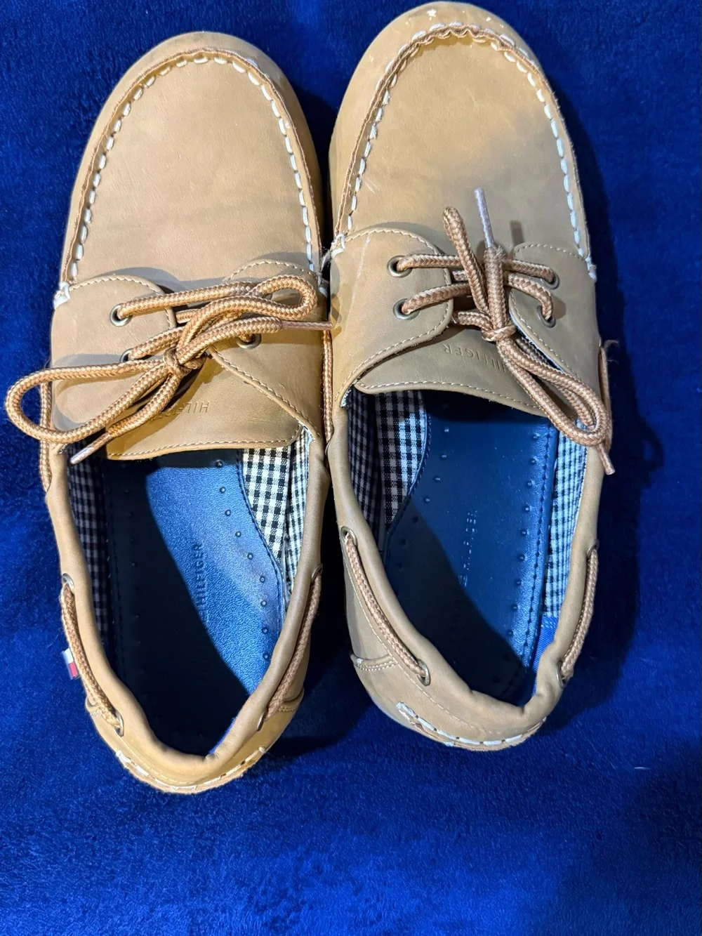 Tommy Hilfiger pairs color